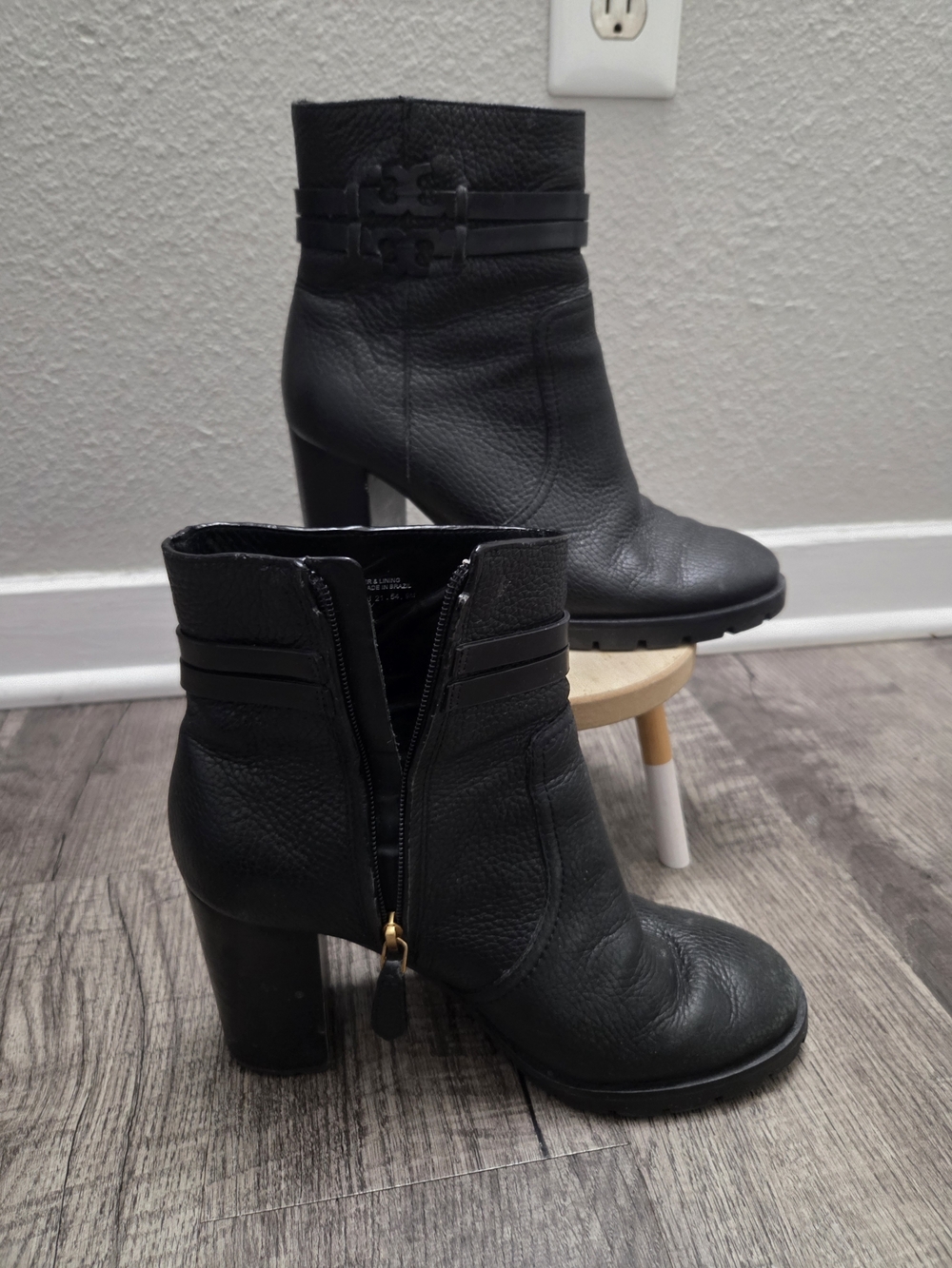 Tory Burch Black Pebbled Leather Logo Strap Ankle Boots - Picture 2 of 6